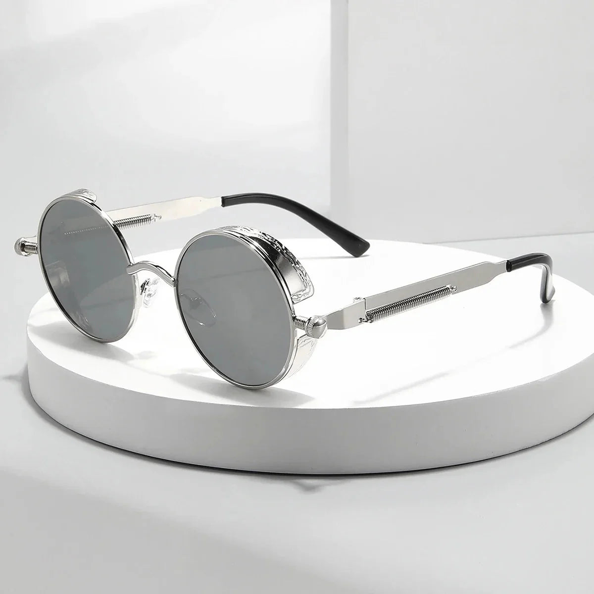 Round Steampunk Sunglasses – Vintage Metal Eyewear for Retro Style