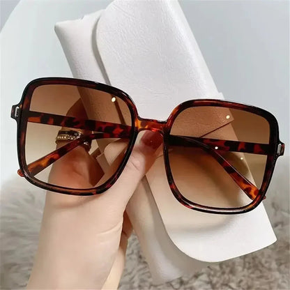 Oversized Sunglasses Retro Glam – Stylish UV Protection Fashion Eyewear