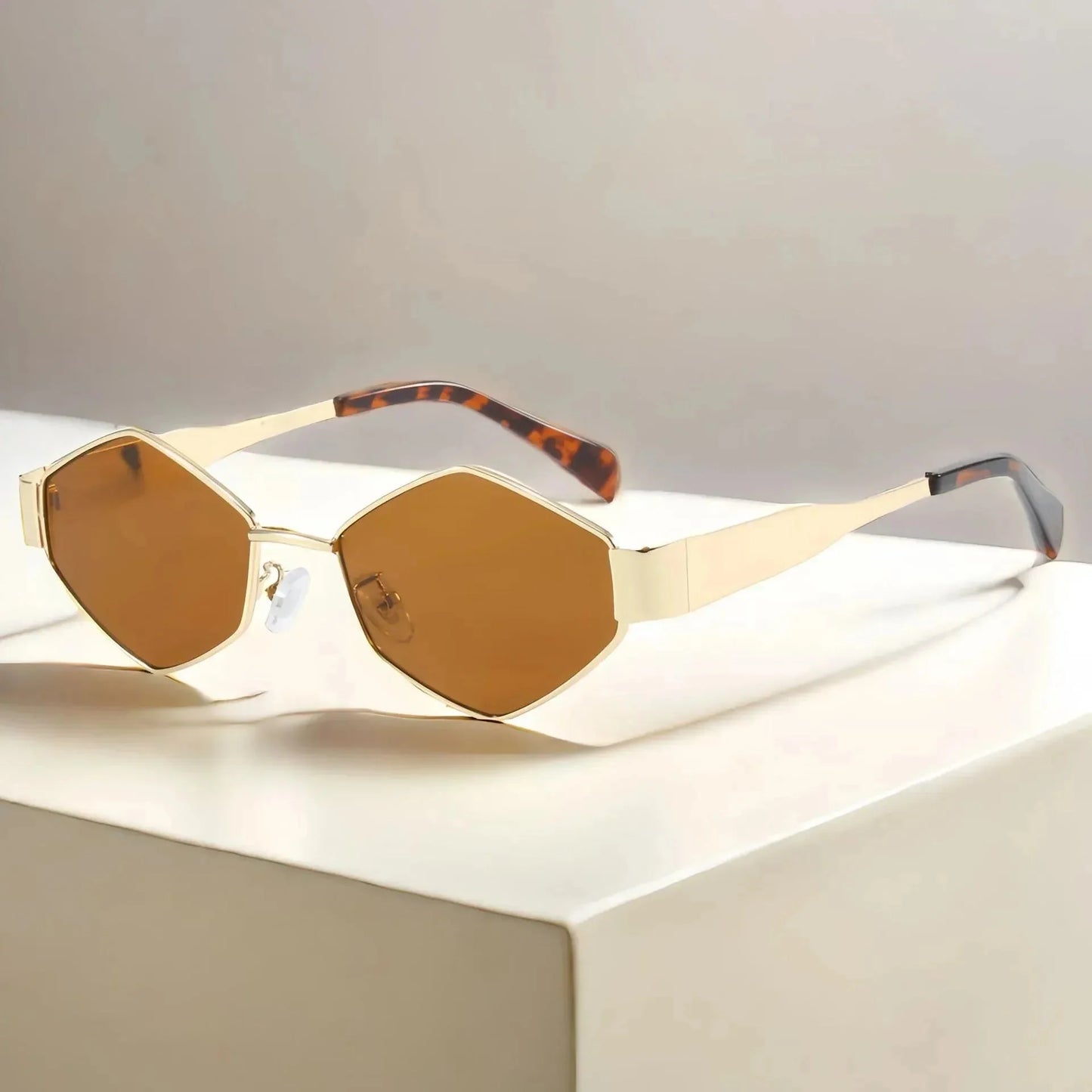 Hexagon Sunglasses Trendy – Stylish UV Protection Eyewear